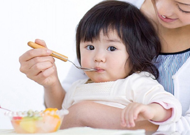 Chế độ ăn uống gây nguy hiểm đến bé phụ huynh cần chú ý