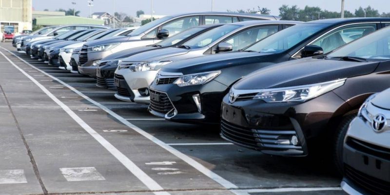 Dịp cuối năm một số mẫu xe ô tô rơi vào tình trạng khan hàng, giá tăng cao