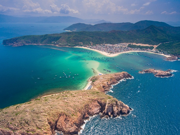 Top 4 bãi biển tuyệt đẹp ở Bình Định cho những ai thích khám phá